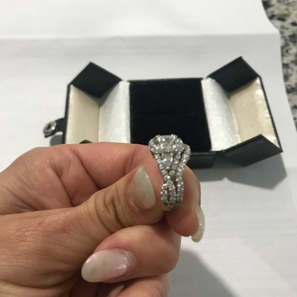 Diamond Bridal Set - Picture 4 of 8